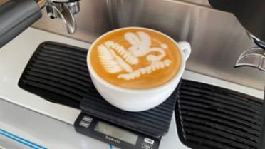 Kávoholik - veľkonočný latte art
